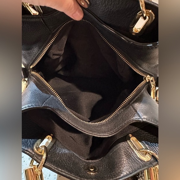 Vince Camuto Elva Black‎ Leather Crossbody Handbag with Tassel Charm - Picture 11 of 12